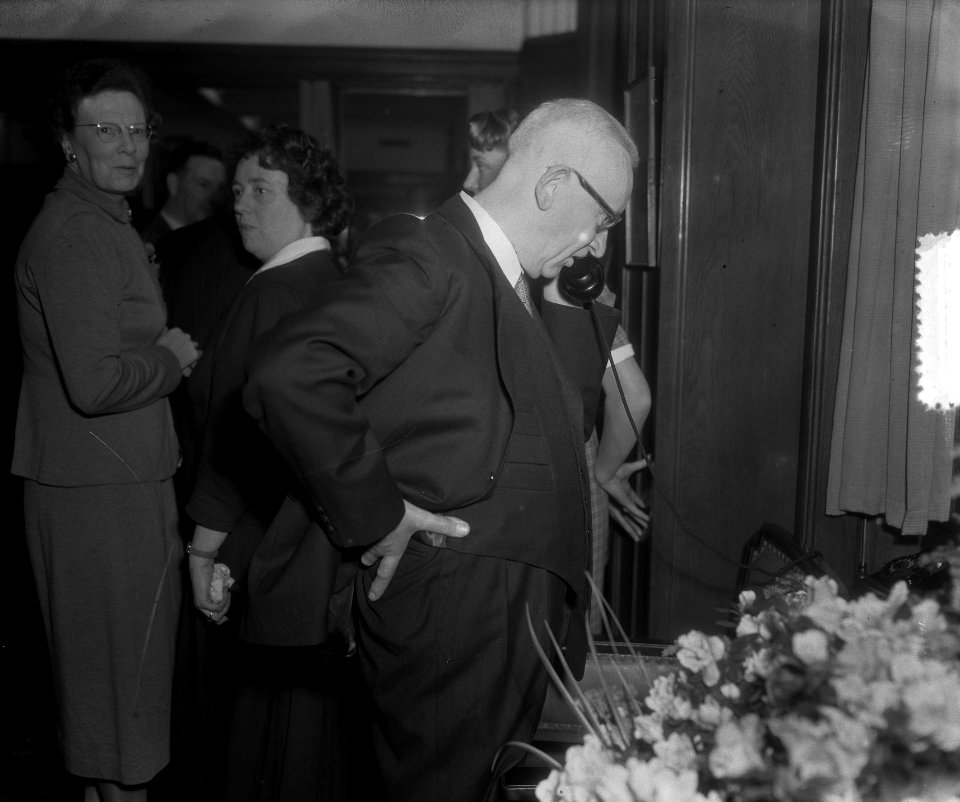 50 jarig jubileum J. de Boer bij Nederlandse Handels Maatschapij, Bestanddeelnr 905-5017