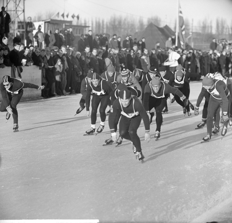 50 kilometer hardrijden Jaap Edenbaan . Start, Bestanddeelnr 914-7555