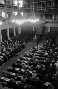 23ste Universiteitsdag. Reunie oud-studenten Adamse Universiteit in aula aan Si, Bestanddeelnr 922-8813