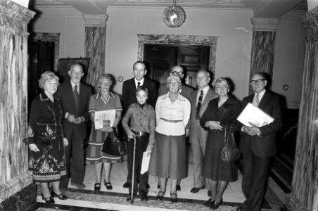 23 november uitreiking onderscheidingen Yad Vasken in Tropenmuseum, groep Leeuwa, Bestanddeelnr 929-4609
