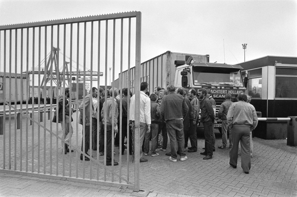 24-uursstaking in stukgoedsector in Rotterdam bij ECT en Seaport zijn de toegan, Bestanddeelnr 933-0779