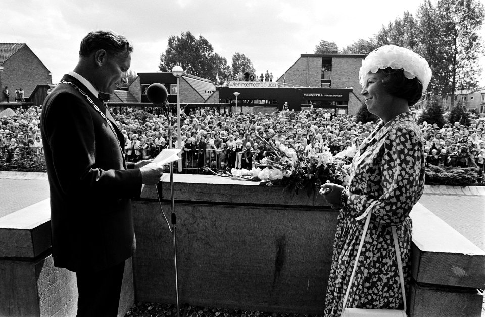 21 augustus 1980 burgemeester J.F.G. Knorr bezig met zijn toespraak tot de koni, Bestanddeelnr 930-9776