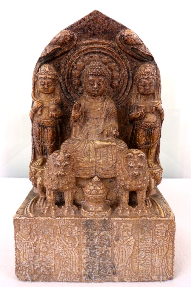Buddha triad, China, Northern Zhou dynasty, 500s AD, stone - Hakone Museum of Art - Hakone, Kanagawa, Japan - DSC08343