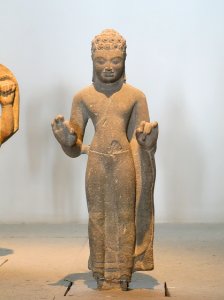 Buddha, Trung Dien, Vinh Long, 6th-7th century AD, sandstone - Museum of Vietnamese History - Ho Chi Minh City - DDSC06067