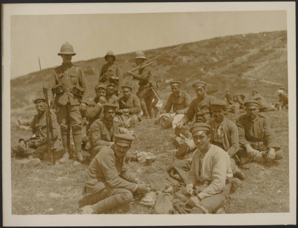 Bulgar prisoners on way to Salonika from front, Bestanddeelnr 158-2510