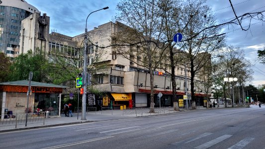 Buildings in Simferopol 2021-05 evening 12