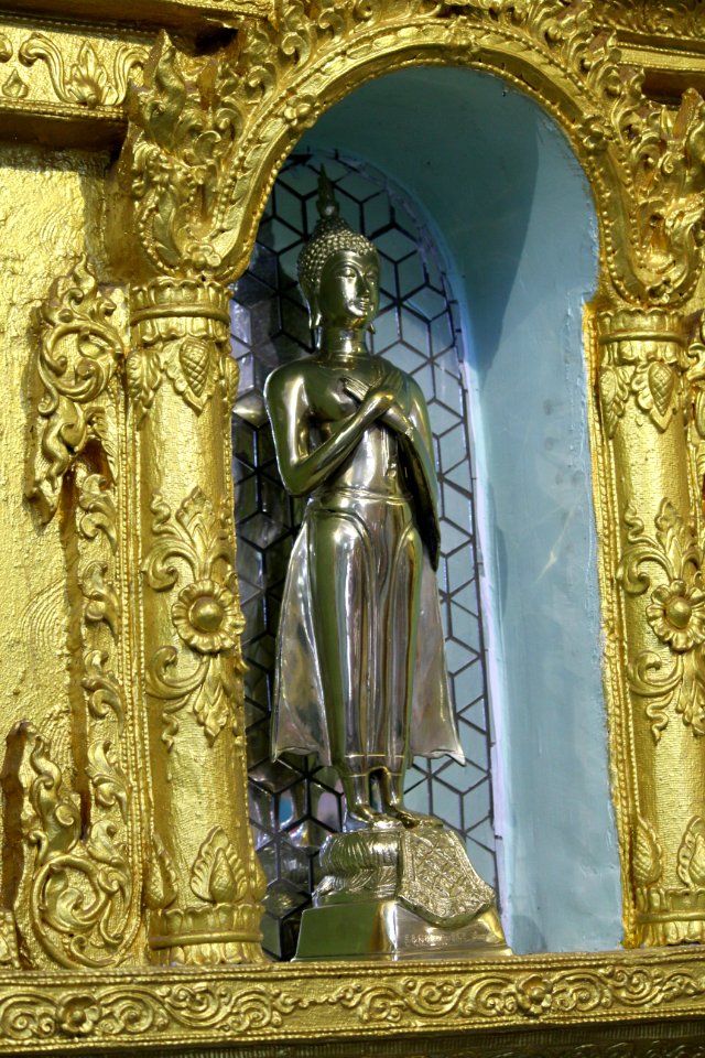 Buddha statue in Chaukhtatgyi Buddha temple Yangon Myanmar (33)
