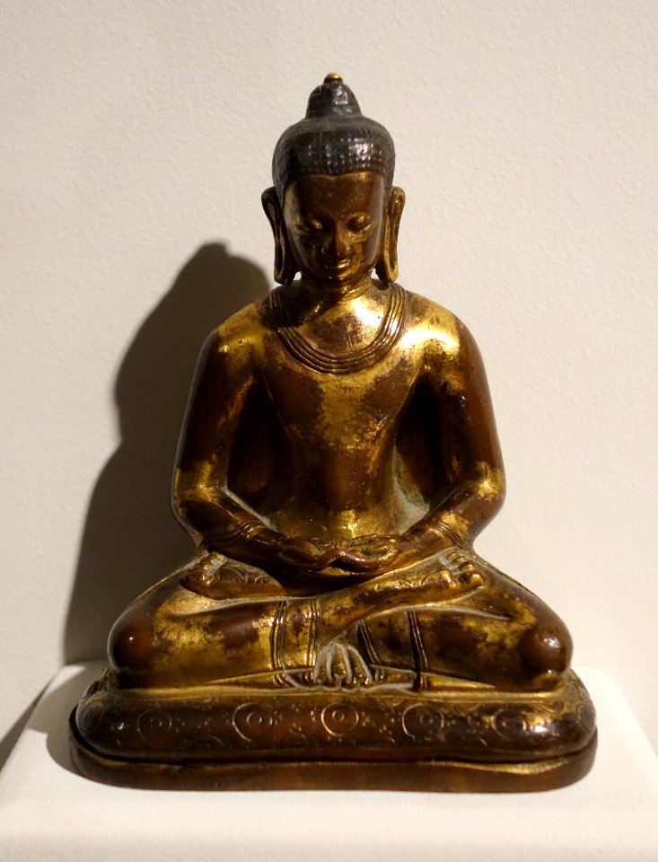 Buddha Seated in Meditation, Nepal, 11th or 12th century, gilt bronze - Cincinnati Art Museum - DSC03212