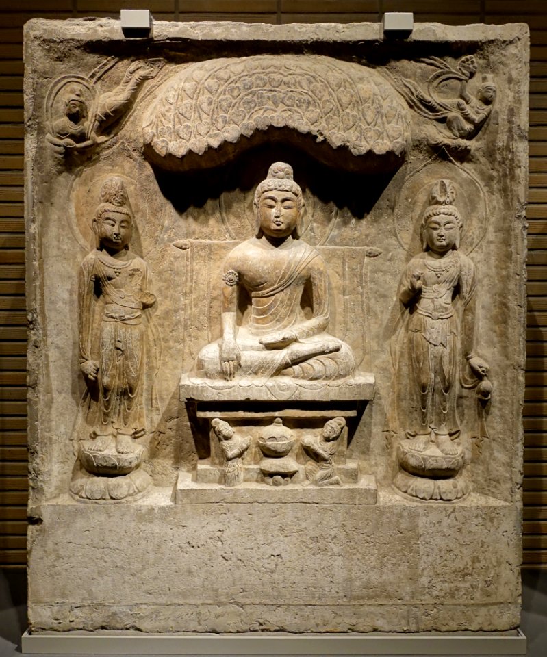 Buddha triad in a niche, Baoqingsi temple, Xi'an, Shaanxi province, China, Tang dynasty, 700s AD, limestone DSC08719