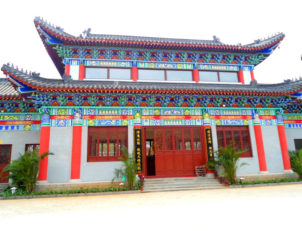 Buddhist nunnery in Lingshan, Hainan - 04