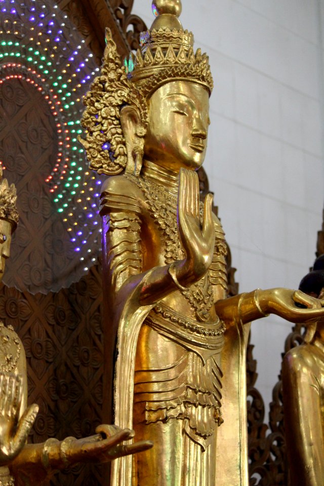 Buddha statue in Chaukhtatgyi Buddha temple Yangon Myanmar (29)