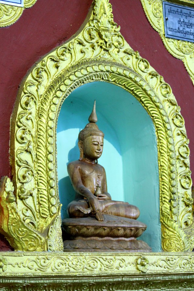 Buddha statue in Chaukhtatgyi Buddha temple Yangon Myanmar (36)