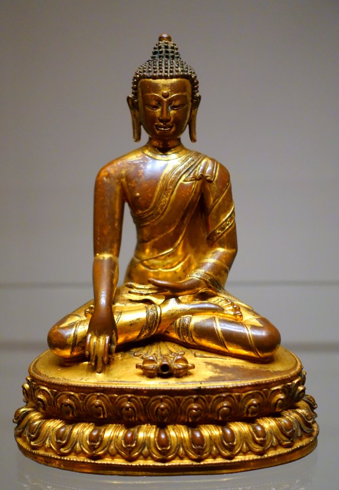Buddha Sakyamuni or Aksobhya, Tibet, 19th century AD, gilded bronze - Ethnological Museum, Berlin - DSC01885