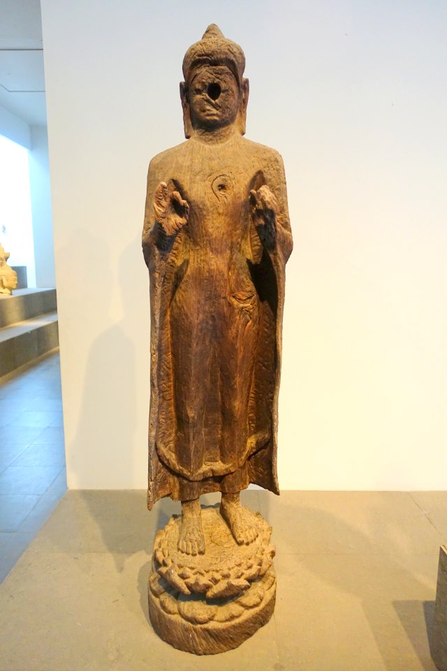 Buddha, Loi My, Dong Thap, 4th-6th century AD, trai wood - Museum of Vietnamese History - Ho Chi Minh City - DDSC06064