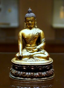 Buddha Sakyamuni, Tibet, 18th century AD, painted and gilded bronze - Ethnological Museum, Berlin - DSC01835