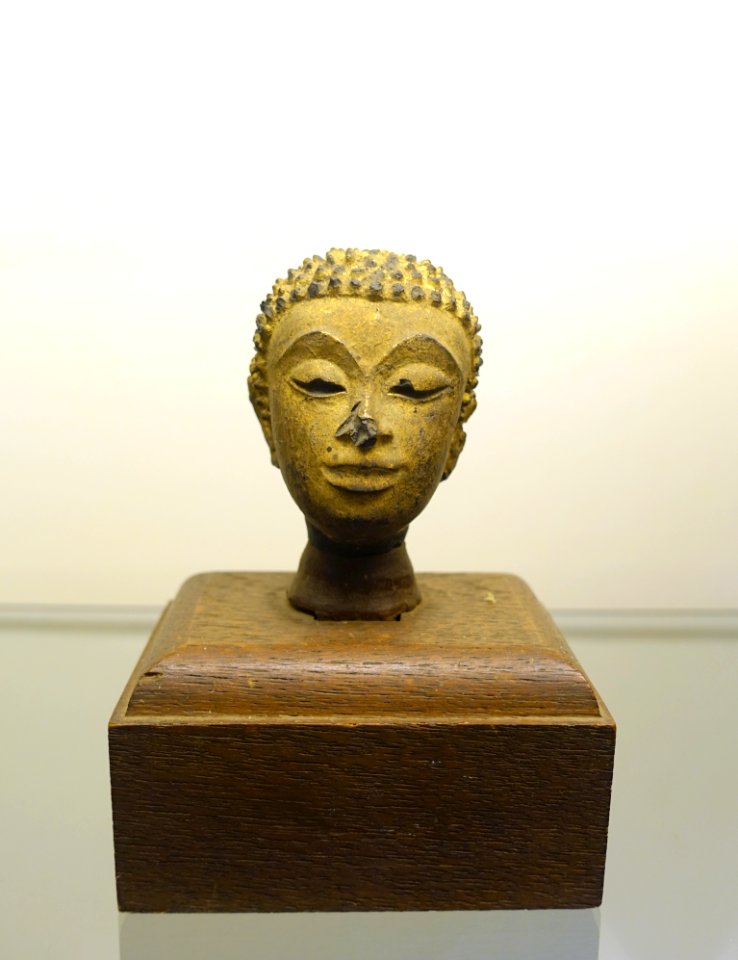 Buddha's head, Thailand, 17th century AD, wood - Museum of Vietnamese History - Ho Chi Minh City - DSC06027