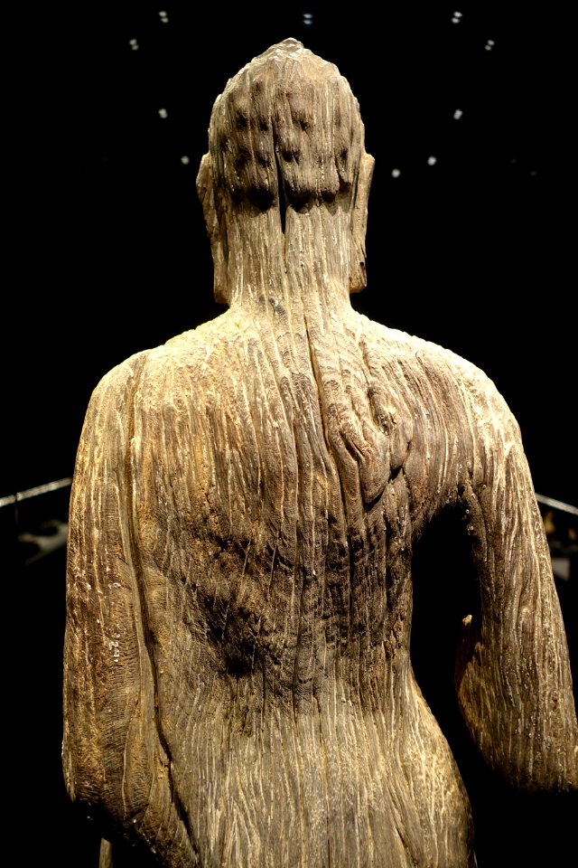 Buddha statue, 6th-7th century, view 3, wood - National Museum of Vietnamese History - Hanoi, Vietnam - DSC05740