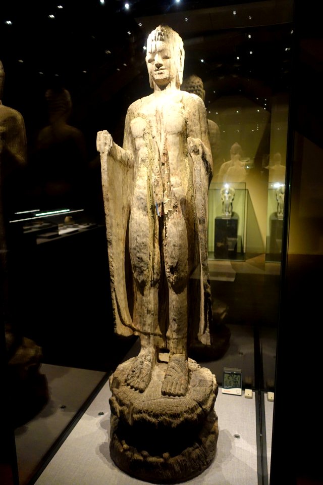 Buddha statue, 4th-6th century, view 1, wood - National Museum of Vietnamese History - Hanoi, Vietnam - DSC05743