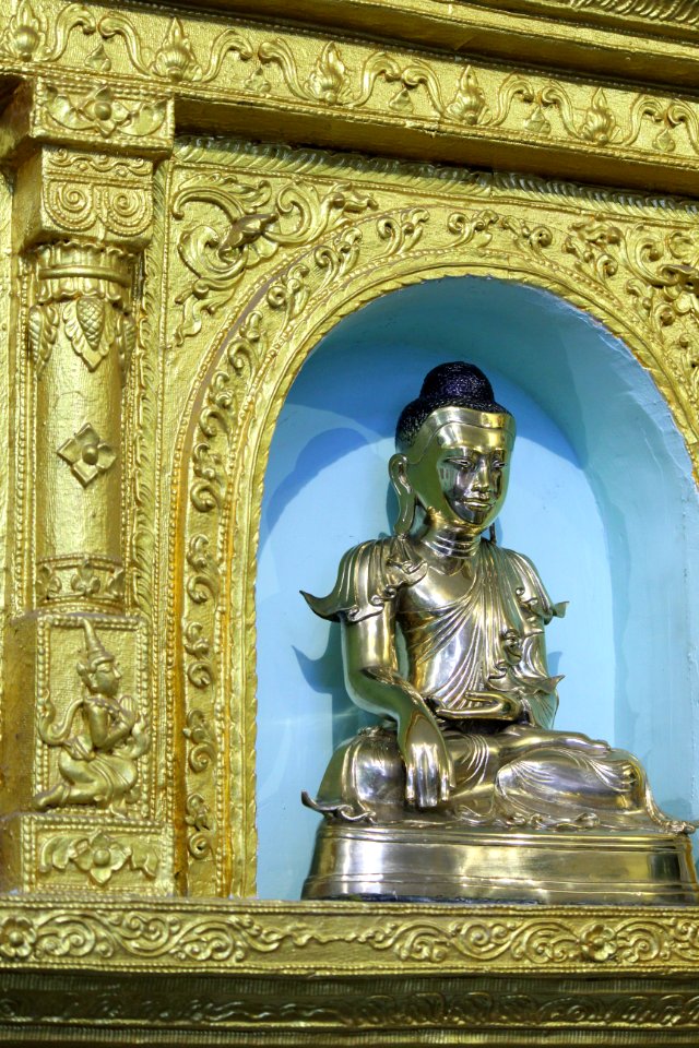 Buddha statue in Chaukhtatgyi Buddha temple Yangon Myanmar (35)