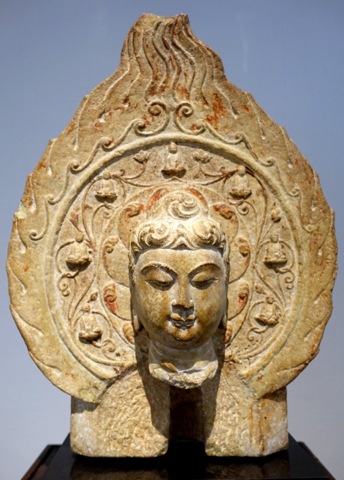 Buddha head, China, Tang dynasty, 8th century AD, marble - Matsuoka Museum of Art - Tokyo, Japan - DSC07070