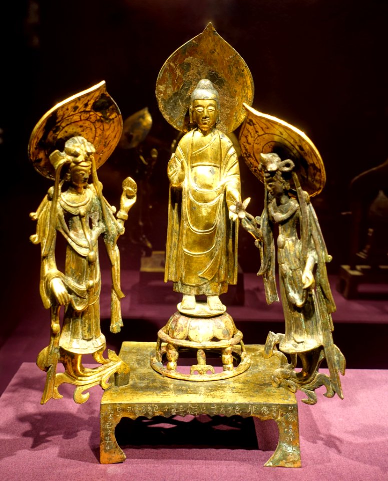 Buddha attended by bodhisattvas, Northern China, Sui dynasty, 597 AD, gilt bronze - Freer Gallery of Art - DSC05193