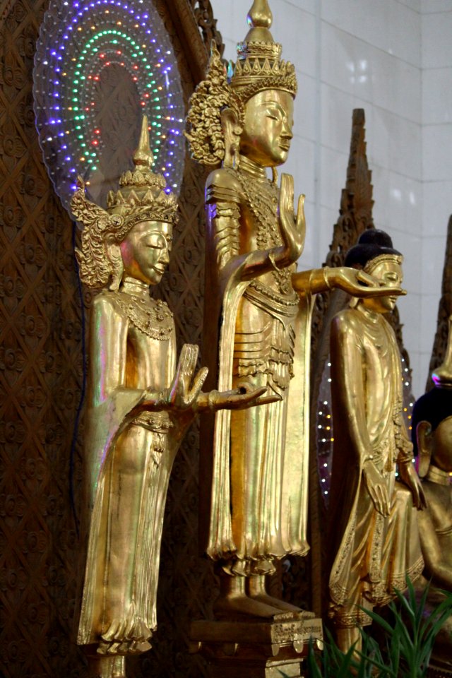 Buddha statue in Chaukhtatgyi Buddha temple Yangon Myanmar (28)