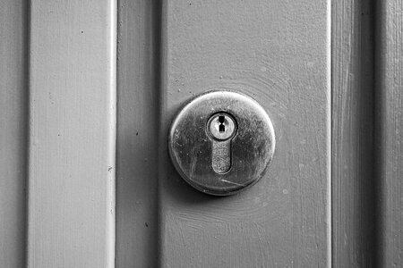Cylinder lock keyhole door photo