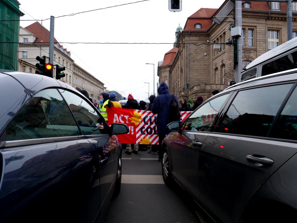 Ende Gelände blockade of the Invalidenstraße next to the Invalidenpark 08