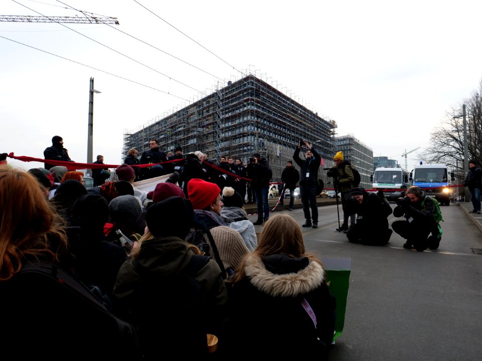 Ende Gelände blockade of the Invalidenstraße at the Sandkrugbrücke 19