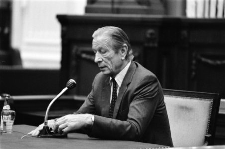 Enquetecommissie RSV ir. G. F. van der want tijdens zijn verhoor, Bestanddeelnr 933-0278