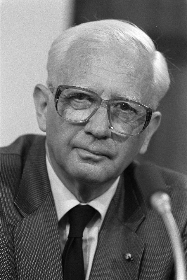 Enquetecommissie RSV getuige ir. A. van Driel , koppen, Bestanddeelnr 933-0086