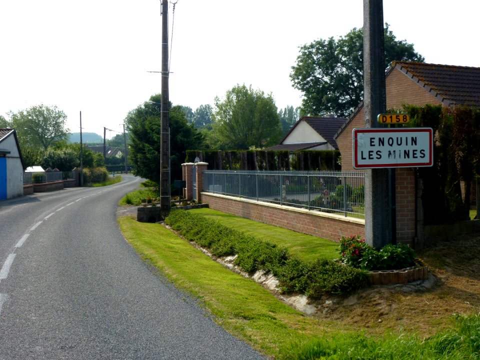 Enquin-les-Mines (Pas-de-Calais, Fr) city limit sign (02)