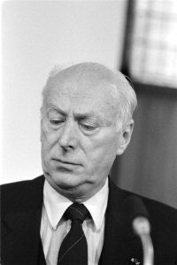Enquetecommissie RSV getuige drs. J. A. Bakker , kop, Bestanddeelnr 932-9389