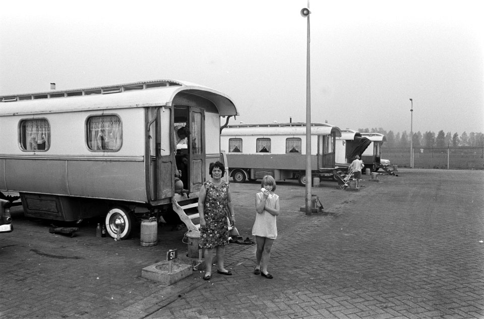 Enkele woonwagens, Bestanddeelnr 922-5619