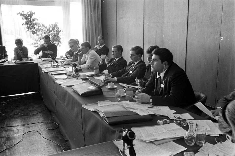 Enkele congresgangers tijdens het congres, Bestanddeelnr 921-7078