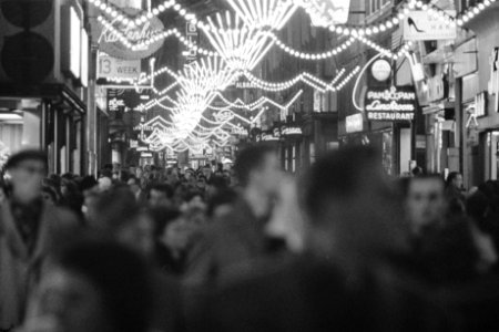 Enorme drukte in de Kalverstraat t.g.v. de koopavonden voor St. Nicolaas, Bestanddeelnr 911-8366