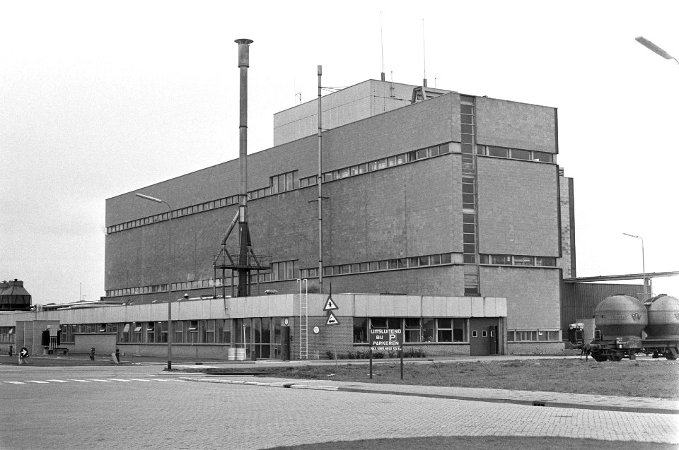ENKA (onderdeel van AKZO) te Breda stopt produktie exterieur van fabriek, Bestanddeelnr 925-5177