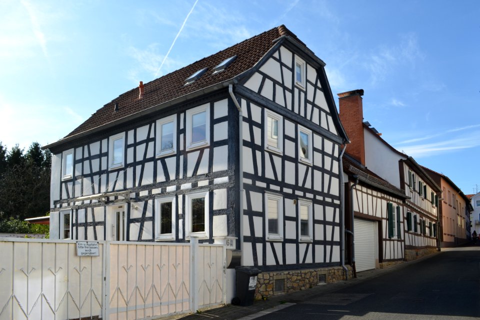 Frankfurt-Bergen, Alt-Bergen 6