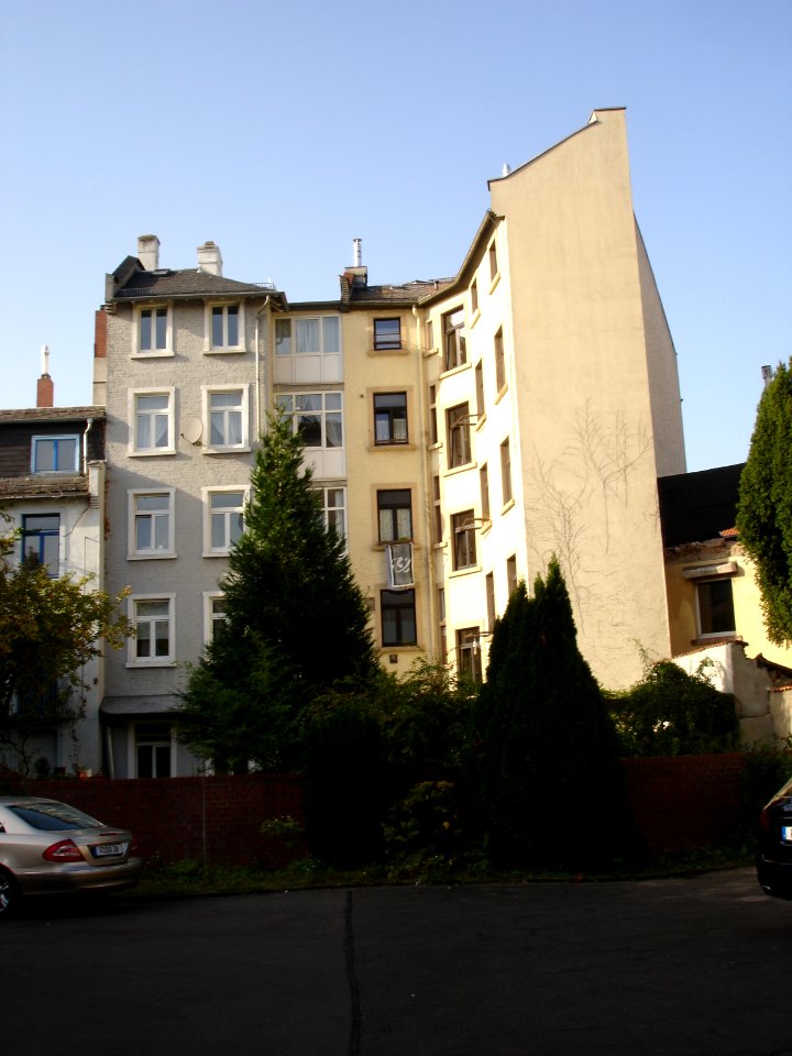 Frankfurt-Bockenheim, Hinterhof Mühlgasse mit Blick auf Leipziger Straße, Friesenstraße
