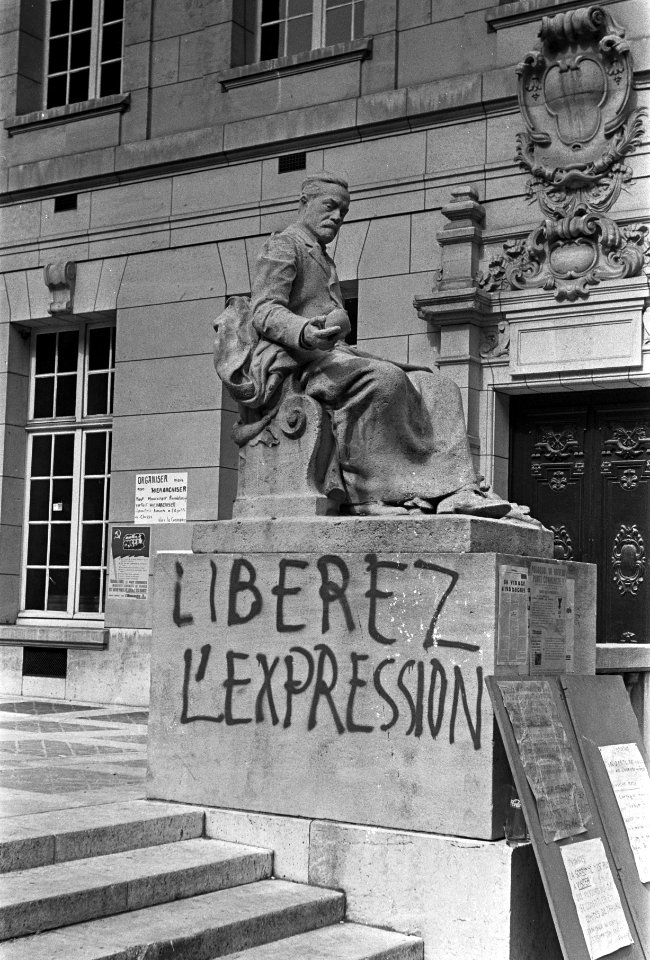 Frankrijk. Sorbonne bezet door studenten, Bestanddeelnr 921-3975