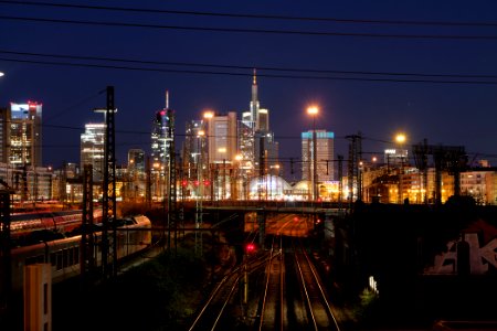 Frankfurt am Main main station from Camberger Brücke at night 2020-03-22 04