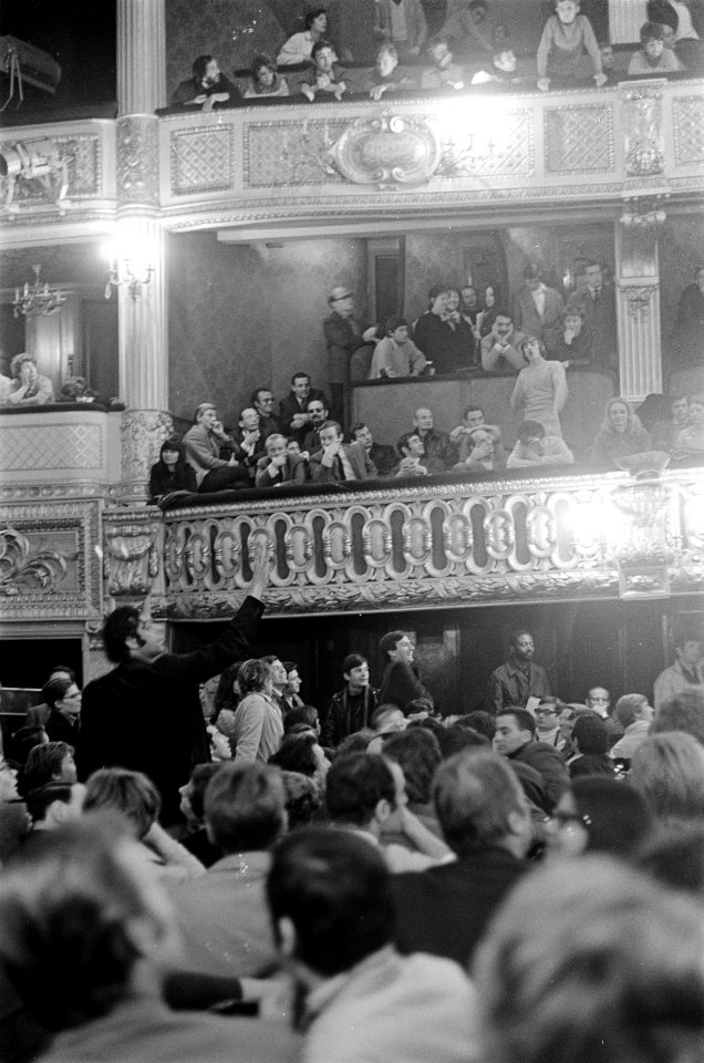 Frankrijk. Theater Odeon bezet door studenten, Bestanddeelnr 921-3965