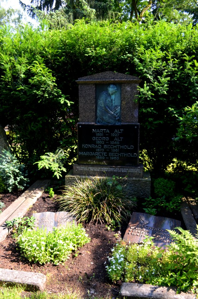 Frankfurt-Fechenheim, Friedhof, Grab B x-5 Alt