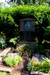 Frankfurt-Fechenheim, Friedhof, Grab B x-5 Alt