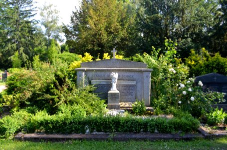 Frankfurt-Fechenheim, Friedhof, Grab B d-18 Schack