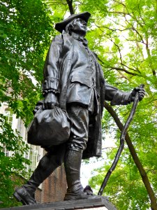 Franklin at Penn statue