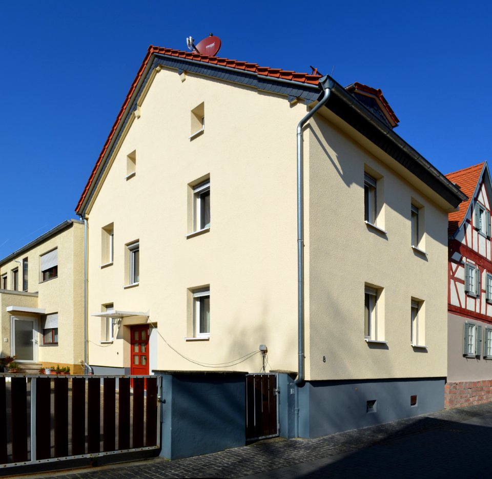 Frankfurt-Seckbach, Zentgrafenstraße 8