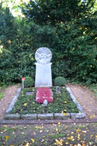 Frankfurt, Hauptfriedhof, Ehrengrab K 184 Schwarz (1)