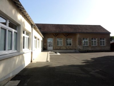 Gesnes-le-Gandelin (Sarthe) école