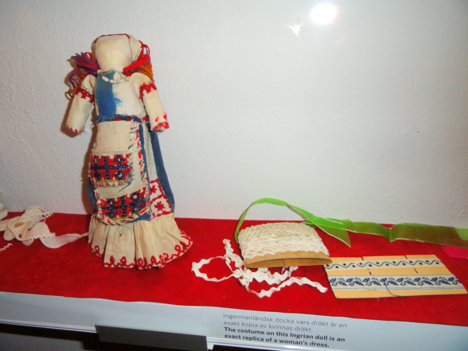 Ingrian doll - Museum of Cultures (Helsinki) - DSC04764